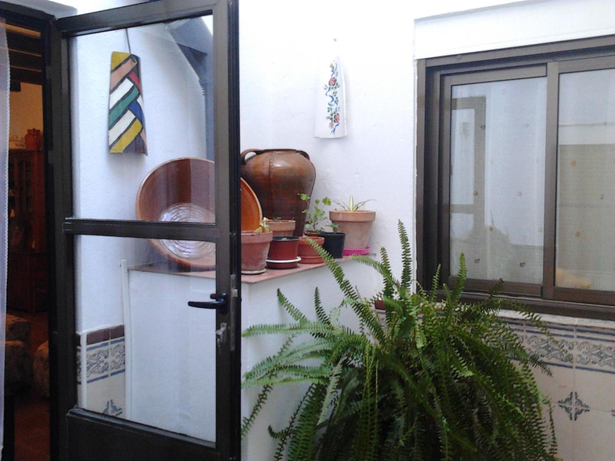 El Hogar De Ardwina Guest House Alía Exterior foto